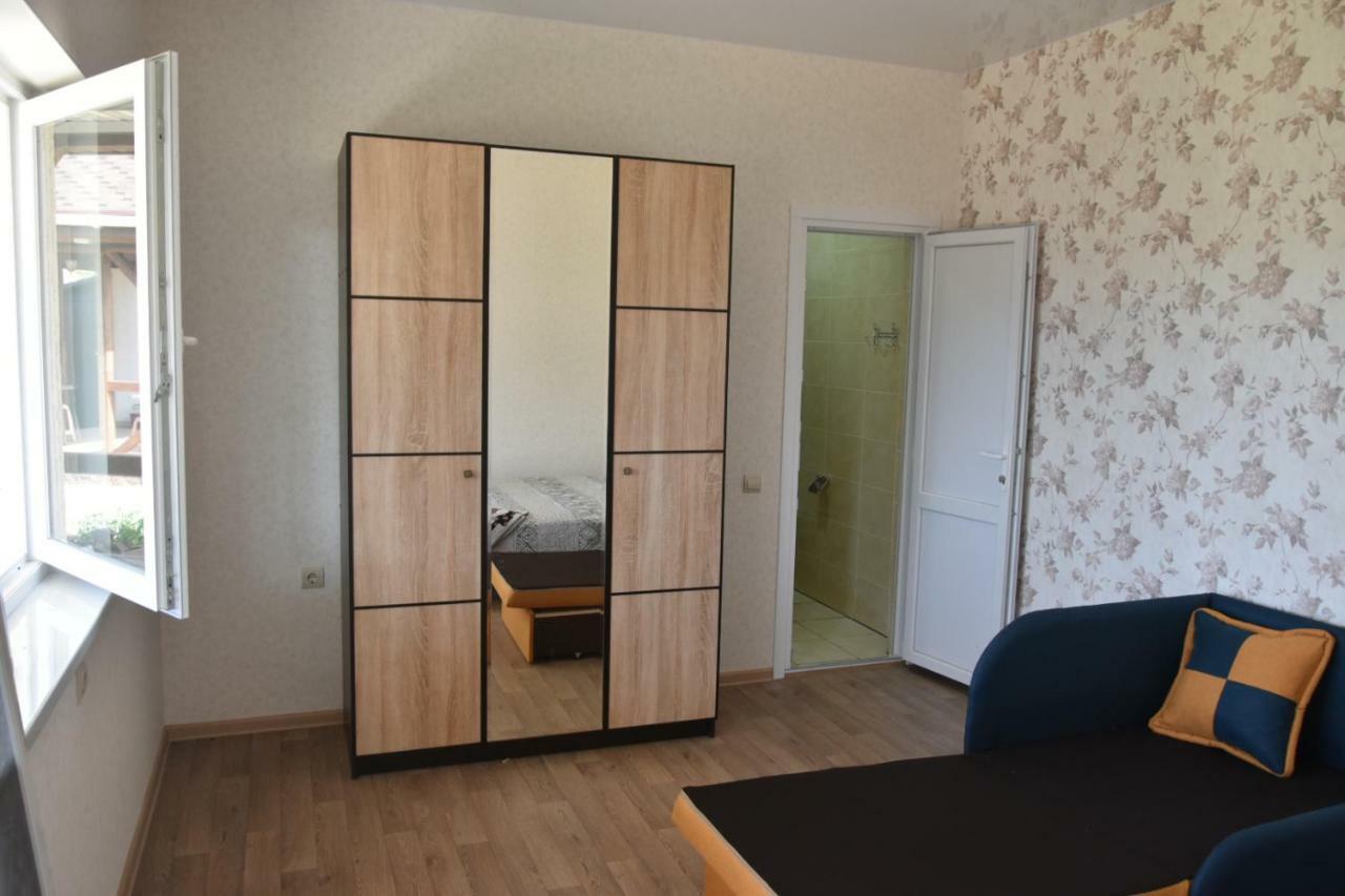 Hotel Три Кошки Čornomorsk Exteriér fotografie