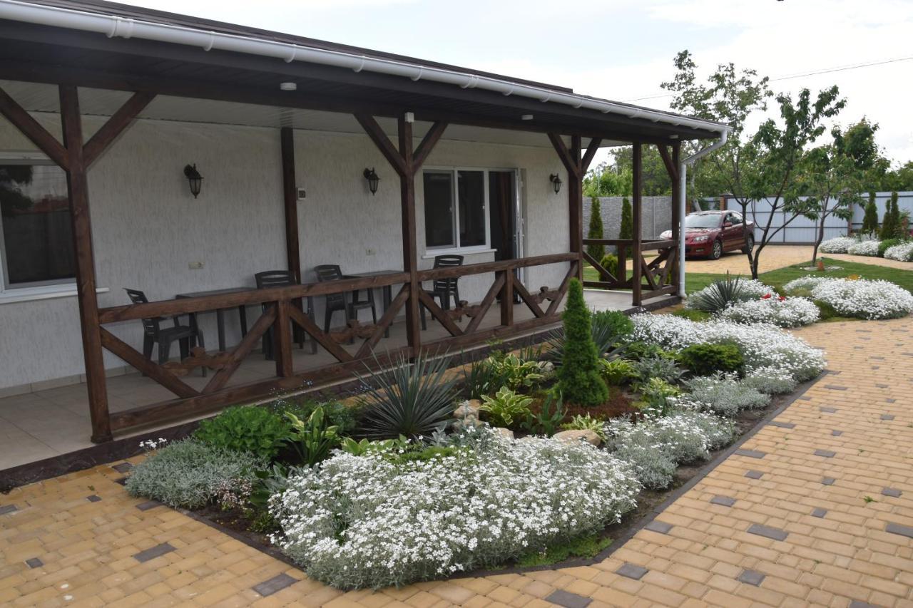 Hotel Три Кошки Čornomorsk Exteriér fotografie